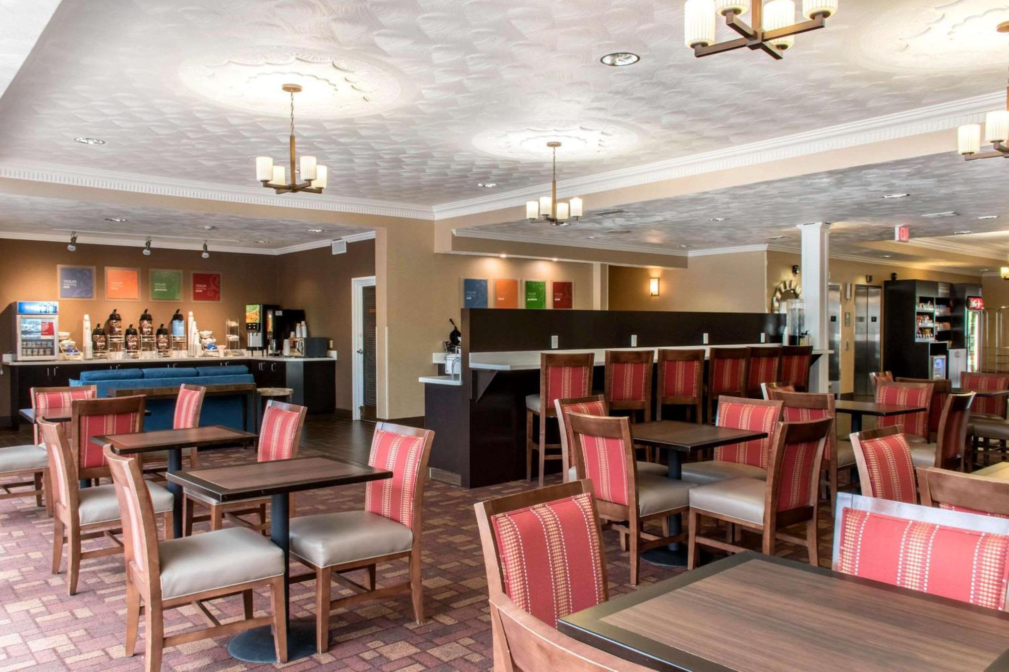Hotel Comfort Near Montage Mountain 3*